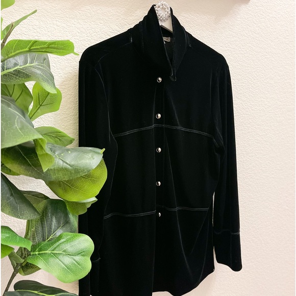 Classic Velvet Button-Down - Picture 3 of 6